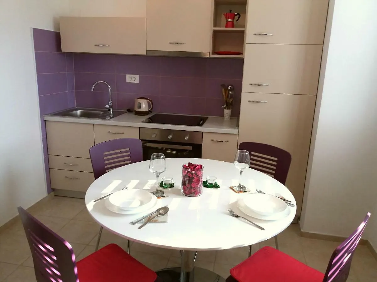 Apartments Mestrovic Lopar 0*,