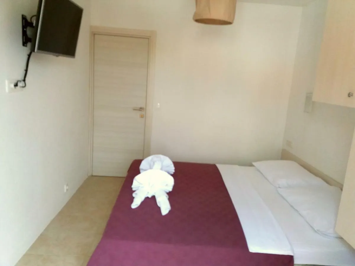 Apartments Mestrovic Lopar