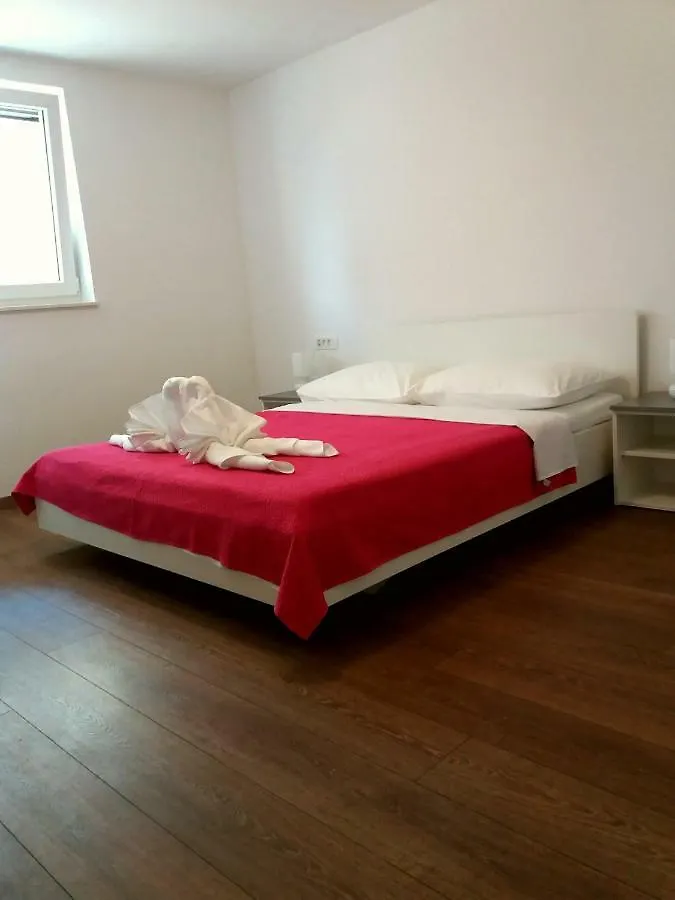 Apartments Mestrovic Lopar