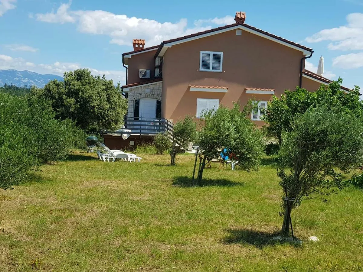 Apartments Mestrovic Lopar