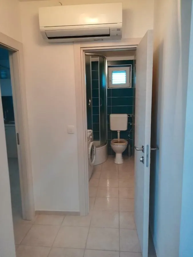 Apartments Mestrovic Lopar