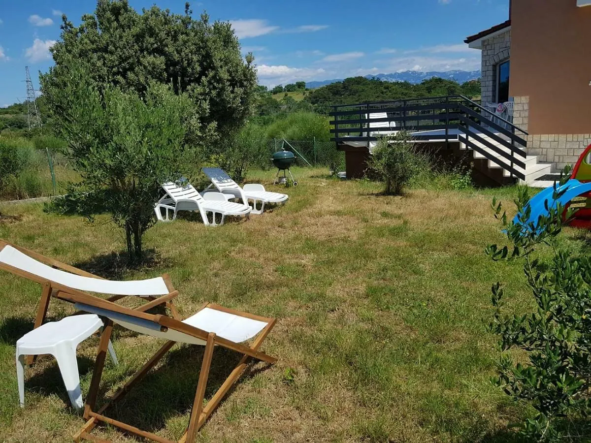 Apartments Mestrovic Lopar